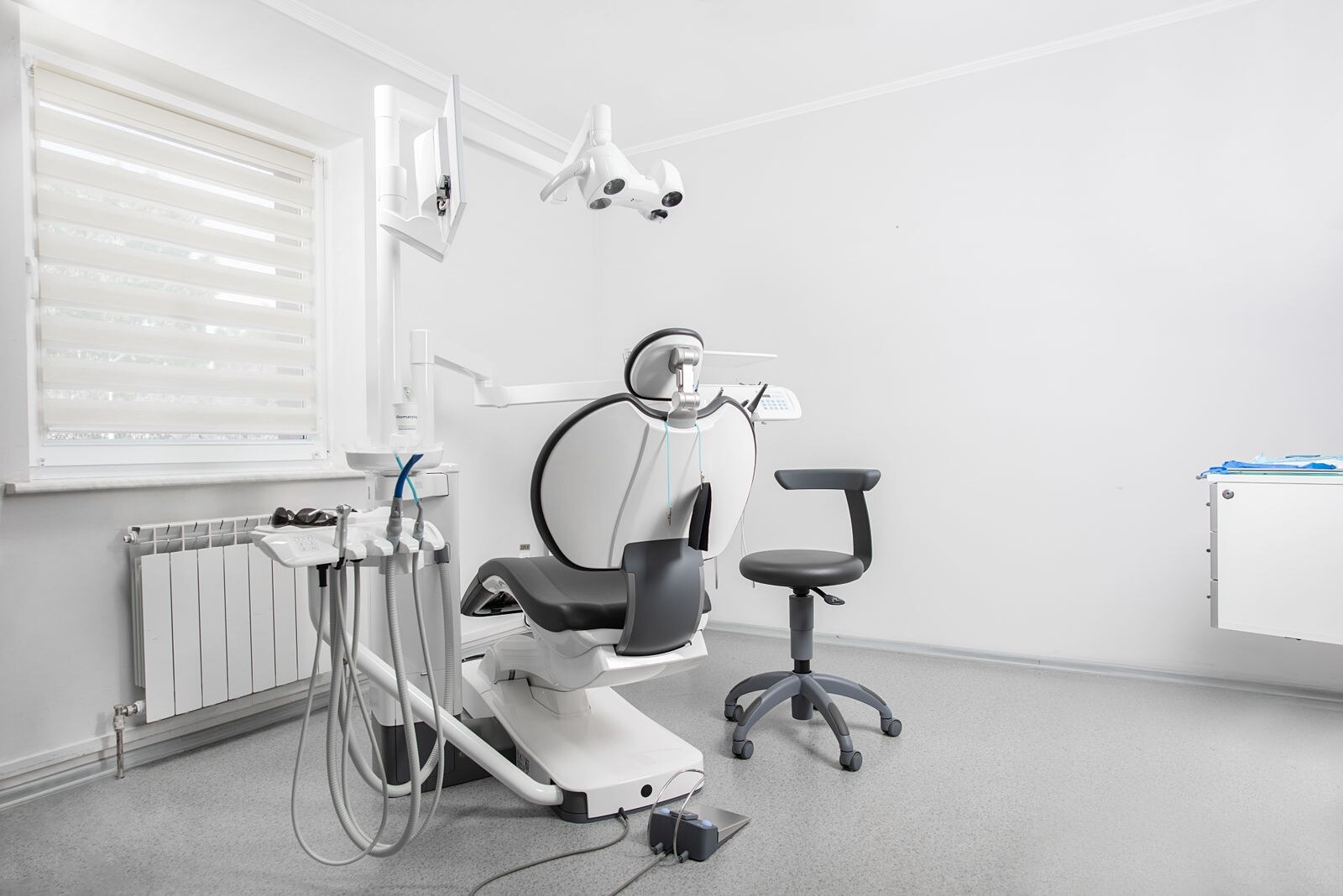 Diagnostic imaging and planning tools used to explain treatment clearly.
